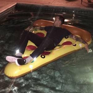 Meet your Posher, Zach